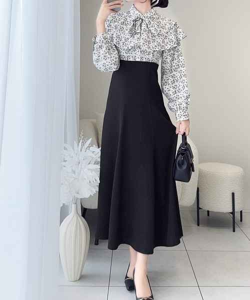 mily bilet（ミウィビレット）の「【mily bilet】クラシカルで華やか。小花柄リボンタイ使いドッキングワンピース（ワンピース・レディース・ホワイト/ブラック・X-LARGE/SMALL/MEDIUM/LARGE）」の4枚目の写真