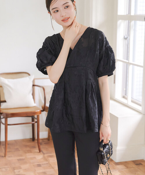 KOBE LETTUCE（コウベレタス）の「Vネックフラワージャガードシアーブラウス（シャツ/ブラウス・レディース・ブラック/イエロー/ベージュ・M）」の2枚目の写真