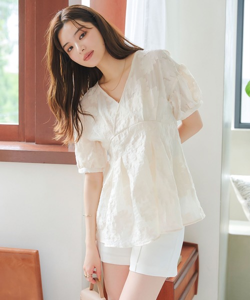 KOBE LETTUCE（コウベレタス）の「Vネックフラワージャガードシアーブラウス（シャツ/ブラウス・レディース・ブラック/イエロー/ベージュ・M）」の5枚目の写真