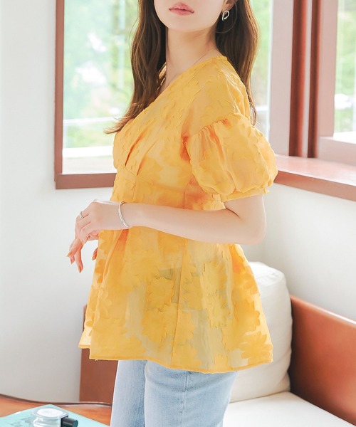 KOBE LETTUCE（コウベレタス）の「Vネックフラワージャガードシアーブラウス（シャツ/ブラウス・レディース・ブラック/イエロー/ベージュ・M）」の10枚目の写真