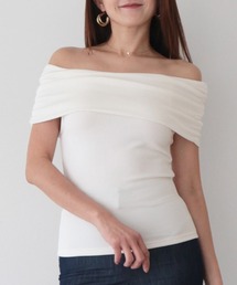 AMBIENT（アンビエント）の「オフショルダーカメリアギャザートップス（Tシャツ/カットソー）」