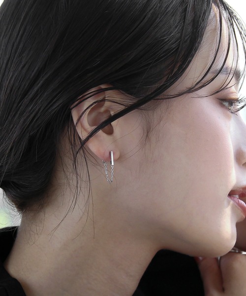 abaskdesign(アバスクデザイン)の「金属アレルギー対応 ロッドチェーンステンレスピアス(ピアス(両耳用)・レディース・シルバー/ゴールド・FREE)」の2枚目の写真