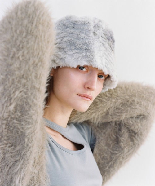 AWESOME NEEDS(オーサムニーズ)の「FUR LAMPSHADE HAT SNOW(ハット・レディース・グレー/ブルー・FREE)」の1枚目の写真