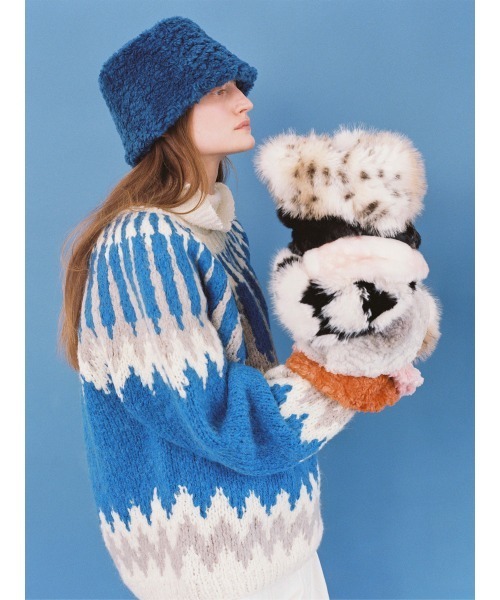 AWESOME NEEDS(オーサムニーズ)の「FUR LAMPSHADE HAT SNOW(ハット・レディース・グレー/ブルー・FREE)」の4枚目の写真