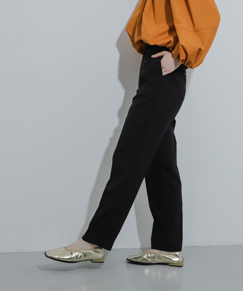 SENSE OF PLACE by URBAN RESEARCH(センスオブプレイスバイアーバンリサーチ)の「『UR TECH DRYLUXE』リネンライクテーパードパンツ(その他パンツ・レディース・ライトベージュ/ブラック/ネイビー・SMALL/MEDIUM/LARGE)」の11枚目の写真