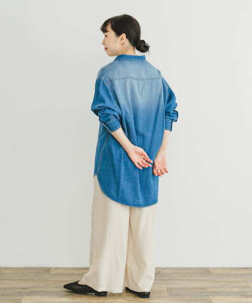 ITEMS URBANRESEARCH（アイテムズ アーバンリサーチ）の「デニムシャツ（シャツ/ブラウス・レディース・インディゴブルー/ライトブルー・FREE）」の15枚目の写真