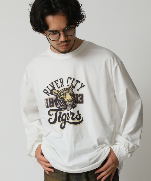 ARCADE(アーケード)の「タイガーカレッジロゴ プリント ロングスリーブ Tシャツ(Tシャツ/カットソー・メンズ・ホワイト/ブラック・FREE)」の2枚目の写真