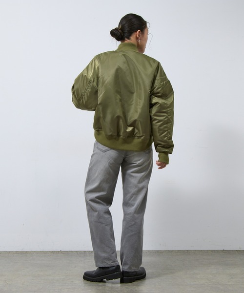 COLONY 2139（コロニートゥーワンスリーナイン）の「ダブルZIPクロップド中綿MA-1（MA-1・レディース・ブラック/カーキ・FREE）」の6枚目の写真