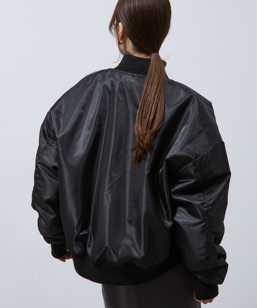 COLONY 2139（コロニートゥーワンスリーナイン）の「ダブルZIPクロップド中綿MA-1（MA-1・レディース・ブラック/カーキ・FREE）」の9枚目の写真