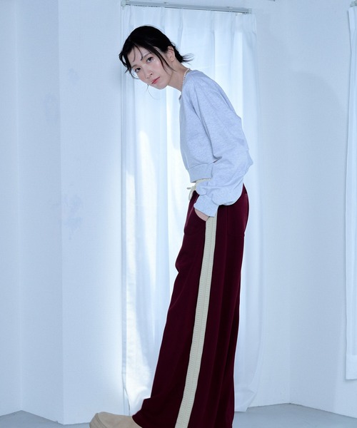 Nora Lily elle(ノラリリーエル)の「【Nora Lily】「elle」Slash Short SWEAT(スウェット・レディース・アッシュグレー/ブラック/レッド・FREE)」の8枚目の写真