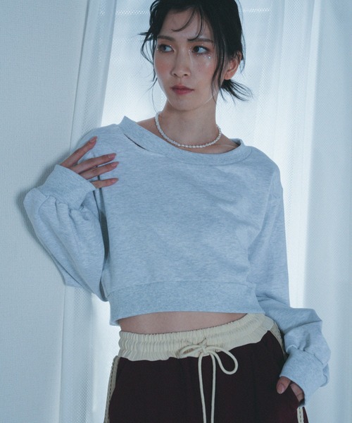 Nora Lily elle(ノラリリーエル)の「【Nora Lily】「elle」Slash Short SWEAT(スウェット・レディース・アッシュグレー/ブラック/レッド・FREE)」の6枚目の写真