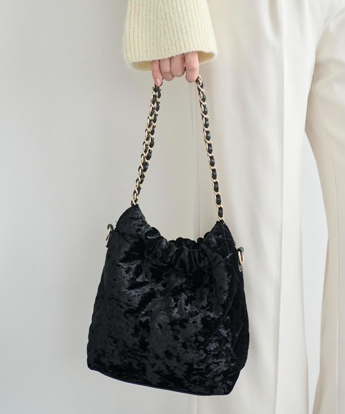 NOELA(ノエラ)の「キルティングパターンバッグ(ショルダーバッグ・レディース・ブラック/ボルドー/ブルー・フリー)」の11枚目の写真