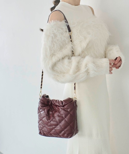 NOELA(ノエラ)の「キルティングパターンバッグ(ショルダーバッグ・レディース・ブラック/ボルドー/ブルー・フリー)」の13枚目の写真