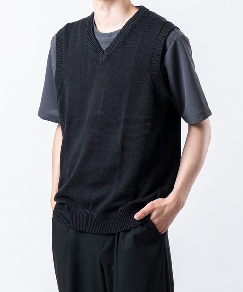TETE（テット）の「【TETE SELECTION】［オンオフどちらのスタイルでも使える］スタンダードサイジングベーシックデザインコットンVネックニットセーターベスト（ニット/セーター・メンズ・ネイビー/ベージュ/グレー/ブラック・MEDIUM/LARGE/X-LARGE）」の6枚目の写真