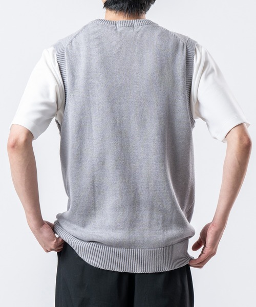 TETE（テット）の「【TETE SELECTION】［オンオフどちらのスタイルでも使える］スタンダードサイジングベーシックデザインコットンVネックニットセーターベスト（ニット/セーター・メンズ・ネイビー/ベージュ/グレー/ブラック・MEDIUM/LARGE/X-LARGE）」の8枚目の写真