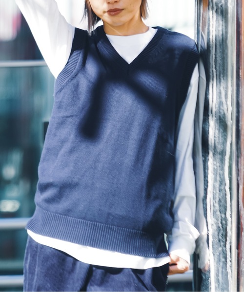 TETE（テット）の「【TETE SELECTION】［オンオフどちらのスタイルでも使える］スタンダードサイジングベーシックデザインコットンVネックニットセーターベスト（ニット/セーター・メンズ・ネイビー/ベージュ/グレー/ブラック・MEDIUM/LARGE/X-LARGE）」の17枚目の写真