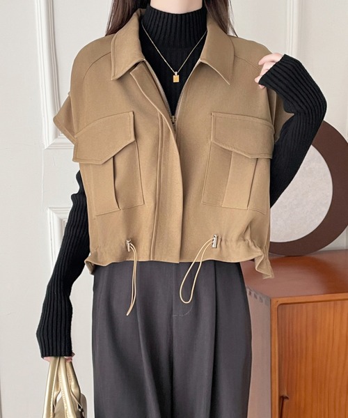 ECLIN（エクラン）の「ドロストフレンチスリーブショートベスト（ベスト・レディース・ベージュ/ブラック・L/M/S）」の4枚目の写真