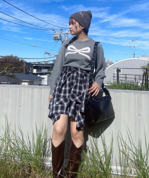 AS KNOW AS plus（アズノゥアズプラス）の「◇巻きシャツ風デザインミニスカート（スカート・レディース・ブラック系/レッド系・FREE）」の4枚目の写真