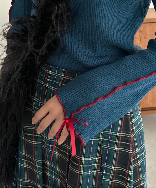 kutir（クティール）の「【新色追加】リボンメロータートルニット（ニット/セーター・レディース・ブルー/オレンジ/アイボリー/グリーン/レッド/グレー/ブラック・FREE）」の19枚目の写真