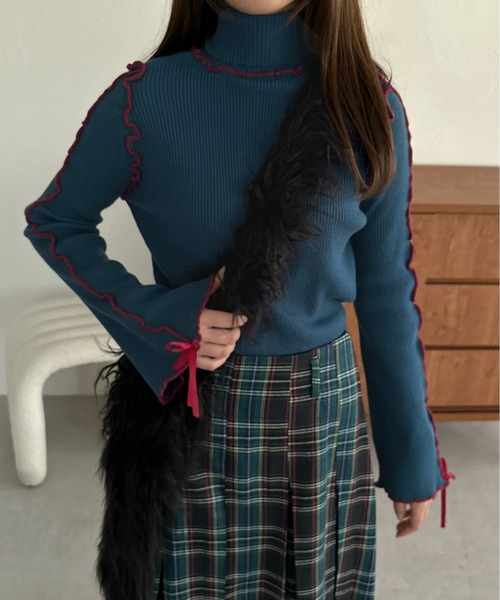 kutir（クティール）の「【新色追加】リボンメロータートルニット（ニット/セーター・レディース・ブルー/オレンジ/アイボリー/グリーン/レッド/グレー/ブラック・FREE）」の20枚目の写真