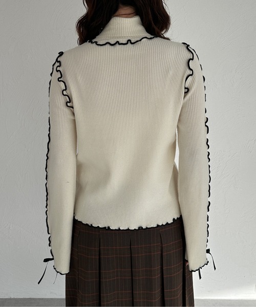 kutir（クティール）の「【新色追加】リボンメロータートルニット（ニット/セーター・レディース・ブルー/オレンジ/アイボリー/グリーン/レッド/グレー/ブラック・FREE）」の14枚目の写真