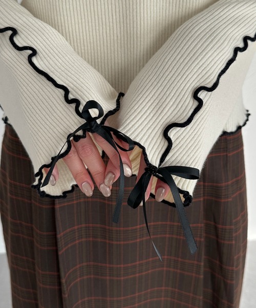 kutir（クティール）の「【新色追加】リボンメロータートルニット（ニット/セーター・レディース・ブルー/オレンジ/アイボリー/グリーン/レッド/グレー/ブラック・FREE）」の15枚目の写真