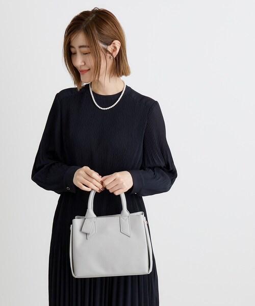 grove（グローブ）の「ハンドルノットリボン2WAYトート【入卒対応可】（ショルダーバッグ・レディース・ナチュラル/ブラック/サックスブルー・00）」の9枚目の写真