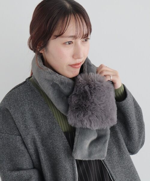 CRAFT STANDARD BOUTIQUE（クラフトスタンダードブティック）の「フェイクファーストール（ストール/ショール・レディース・ブラウン/ライトベージュ/グレー・FREE）」の2枚目の写真