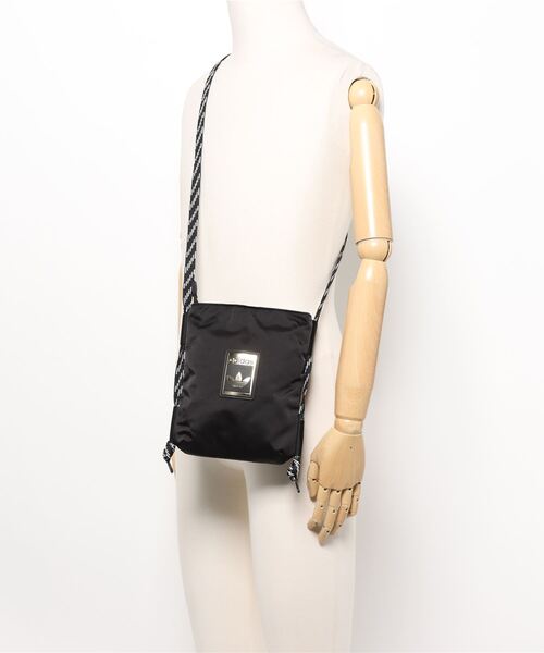 【adidas】U SMALL ITEM SST BAG バッグ BLACK 国内発送 adidas】 アディダス U SMALL ITEM SST BAG バッグ JD5592 BLACK
