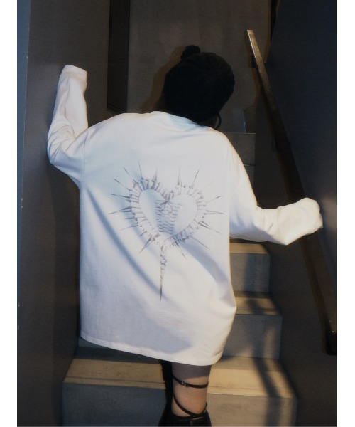 Darich(ダーリッチ)の「ハートモチーフロングTシャツ(Tシャツ/カットソー・レディース・ホワイト/ライトグレー/ブラック・FREE)」の12枚目の写真