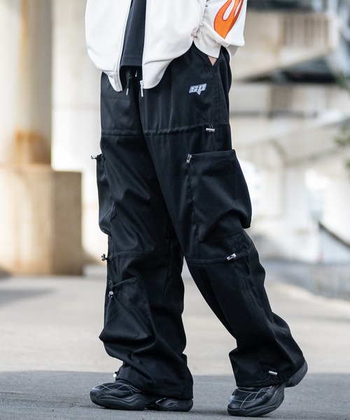 JOHN'S CLOSET(ジョンズクローゼット)の「【13】コード使い バリエーションシルエット ストレッチカーゴパンツ(カーゴパンツ・メンズ・ブラック/オフホワイト・MEDIUM/LARGE)」の12枚目の写真