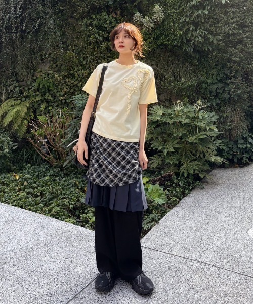 idem（イデム）の「heart frill T-shirt／ハートフリルTシャツ（Tシャツ/カットソー・レディース・アイボリー/ピンク・FREE）」の9枚目の写真