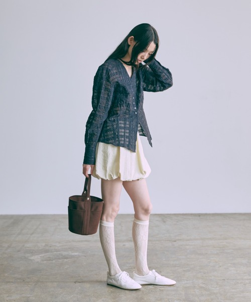 EN NEUME(エンノイム)の「Crinkle Blouse(シャツ/ブラウス・レディース・ブラック/オフホワイト/ネイビー・FREE)」の9枚目の写真