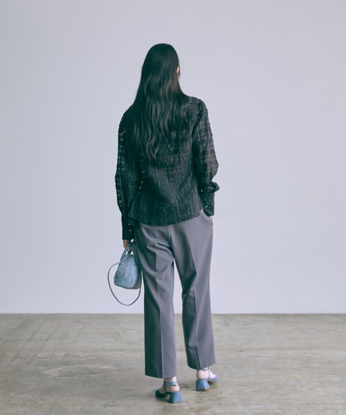 EN NEUME(エンノイム)の「Crinkle Blouse(シャツ/ブラウス・レディース・ブラック/オフホワイト/ネイビー・FREE)」の20枚目の写真