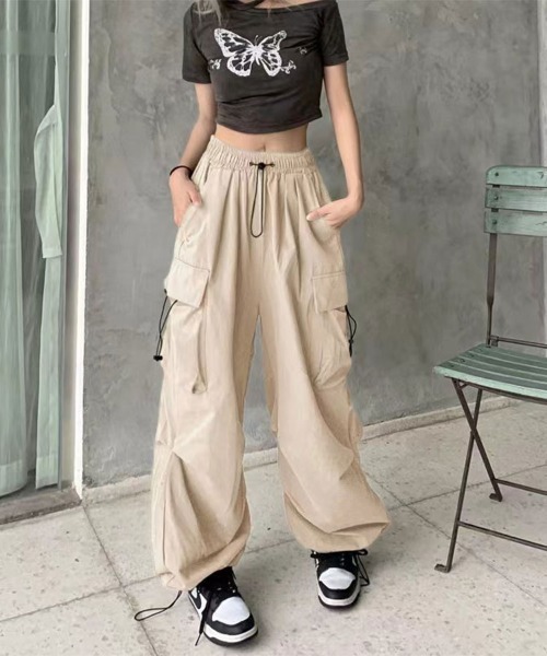 SallyLunn(サリーラン)の「ゆったりカーゴパンツ(カーゴパンツ・レディース・ブラック/カーキ/ベージュ・MEDIUM/LARGE)」の3枚目の写真