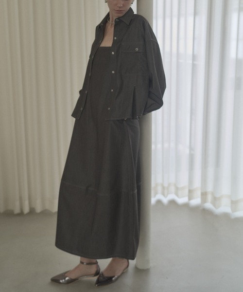 Muel Chic(ミュエルシック)の「Kelsey softl denim OP ケルシーソフトデニムワンピース(ワンピース・レディース・ライトインディゴブルー/ダークインディゴブルー/ブラック・FREE)」の2枚目の写真
