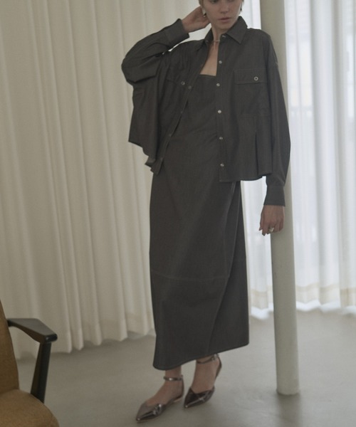 Muel Chic(ミュエルシック)の「Kelsey softl denim OP ケルシーソフトデニムワンピース(ワンピース・レディース・ライトインディゴブルー/ダークインディゴブルー/ブラック・FREE)」の9枚目の写真