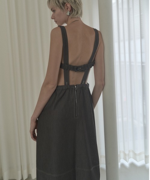 Muel Chic(ミュエルシック)の「Kelsey softl denim OP ケルシーソフトデニムワンピース(ワンピース・レディース・ライトインディゴブルー/ダークインディゴブルー/ブラック・FREE)」の10枚目の写真