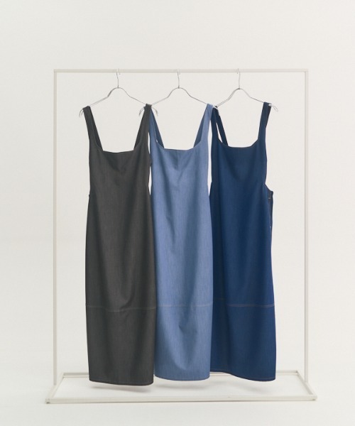 Muel Chic(ミュエルシック)の「Kelsey softl denim OP ケルシーソフトデニムワンピース(ワンピース・レディース・ライトインディゴブルー/ダークインディゴブルー/ブラック・FREE)」の4枚目の写真