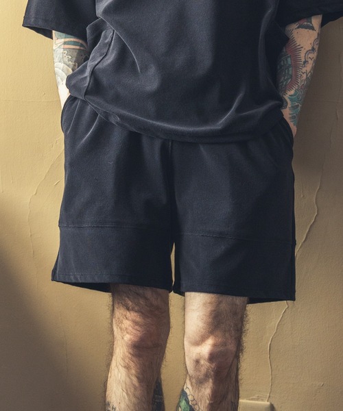MR.OLIVE(ミスターオリーブ)の「MICRO RESORT PILE / EASY SHORTS(スウェットパンツ・メンズ・ネイビー/ブラック・MEDIUM/LARGE)」の3枚目の写真