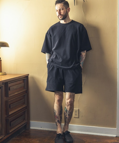 MR.OLIVE(ミスターオリーブ)の「MICRO RESORT PILE / EASY SHORTS(スウェットパンツ・メンズ・ネイビー/ブラック・MEDIUM/LARGE)」の4枚目の写真