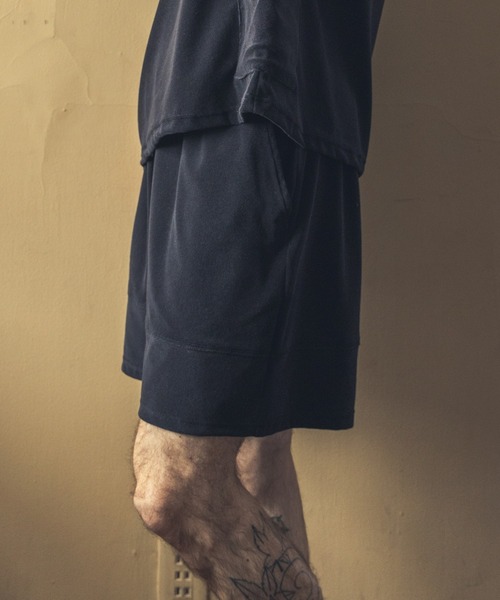 MR.OLIVE(ミスターオリーブ)の「MICRO RESORT PILE / EASY SHORTS(スウェットパンツ・メンズ・ネイビー/ブラック・MEDIUM/LARGE)」の6枚目の写真