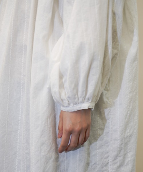 HARVESTY（ハーベスティ）の「HARVESTY / ハーベスティー DOBBY LACE BOHEMIAN ROBE (A42504) ドビーレース ボヘミアンローブ ギャザーワンピース（ワンピース・レディース・ブラック/オフホワイト・1/2）」の7枚目の写真