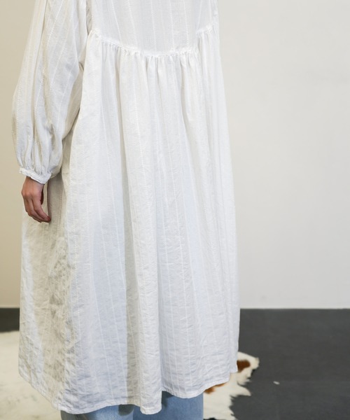 HARVESTY（ハーベスティ）の「HARVESTY / ハーベスティー DOBBY LACE BOHEMIAN ROBE (A42504) ドビーレース ボヘミアンローブ ギャザーワンピース（ワンピース・レディース・ブラック/オフホワイト・1/2）」の6枚目の写真
