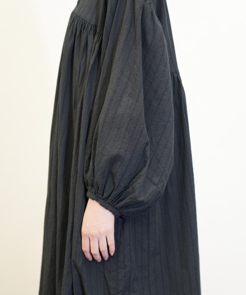 HARVESTY（ハーベスティ）の「HARVESTY / ハーベスティー DOBBY LACE BOHEMIAN ROBE (A42504) ドビーレース ボヘミアンローブ ギャザーワンピース（ワンピース・レディース・ブラック/オフホワイト・1/2）」の12枚目の写真