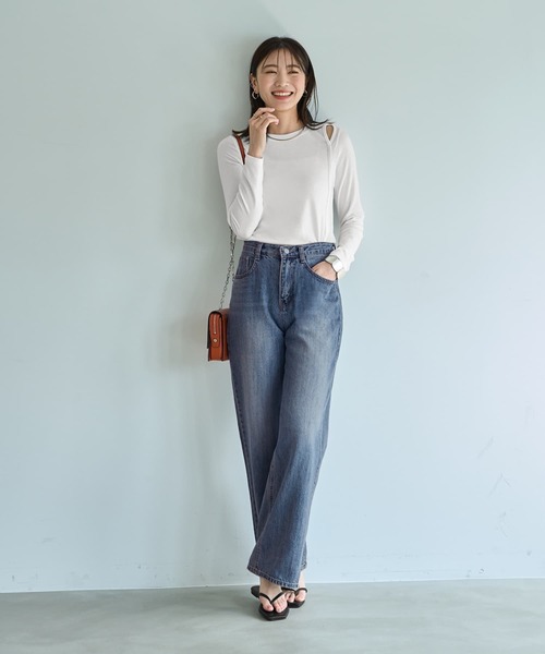 STYLE DELI（スタイルデリ）の「薄手で柔らかい片側肩あきカットソートップス（Tシャツ/カットソー・レディース・ホワイト/ブラック・FREE）」の3枚目の写真