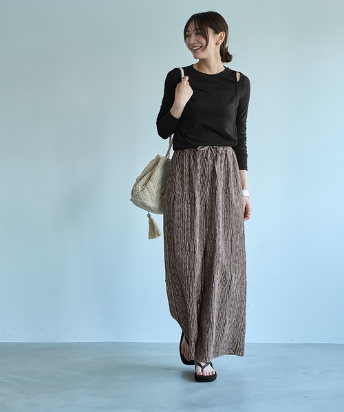 STYLE DELI（スタイルデリ）の「薄手で柔らかい片側肩あきカットソートップス（Tシャツ/カットソー・レディース・ホワイト/ブラック・FREE）」の12枚目の写真