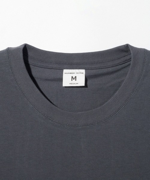 NUMBER (N)INE（ナンバーナイン）の「【NUMBER(N)INE/ナンバーナイン】BASIC HEM PRINTED SLEEVELESS SHIRT / ベーシック ワンポイント ロゴプリント ノースリーブ クルーネックシャツ（Tシャツ/カットソー・メンズ・ブラック/ホワイト/チャコールグレー・M/L/XL）」の5枚目の写真