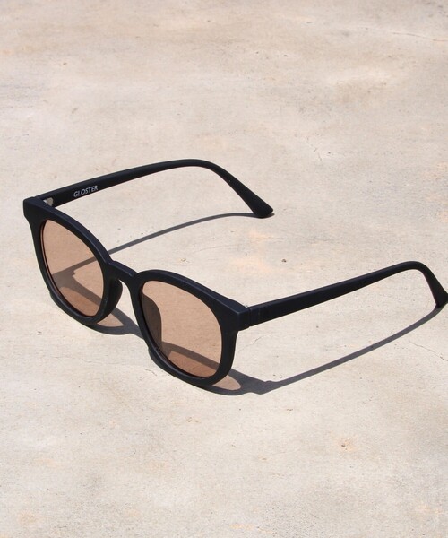 GLOSTER（グロスター）の「【GLOSTER/グロスター】マット加工 フラットサングラス カラーレンズ（サングラス・メンズ・ロイヤルブルー/チャコールグレー/ダークブラウン/ブラック/ダークグリーン・FREE）」の4枚目の写真