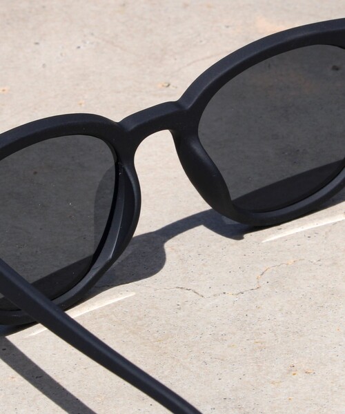 GLOSTER（グロスター）の「【GLOSTER/グロスター】マット加工 フラットサングラス カラーレンズ（サングラス・メンズ・ロイヤルブルー/チャコールグレー/ダークブラウン/ブラック/ダークグリーン・FREE）」の11枚目の写真